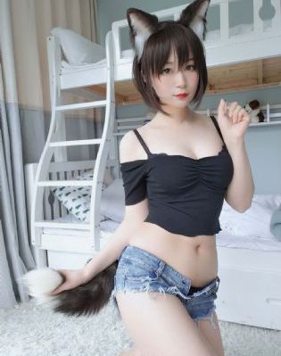 宾馆约会中年女同事露脸啪啪_最新电影在线观看